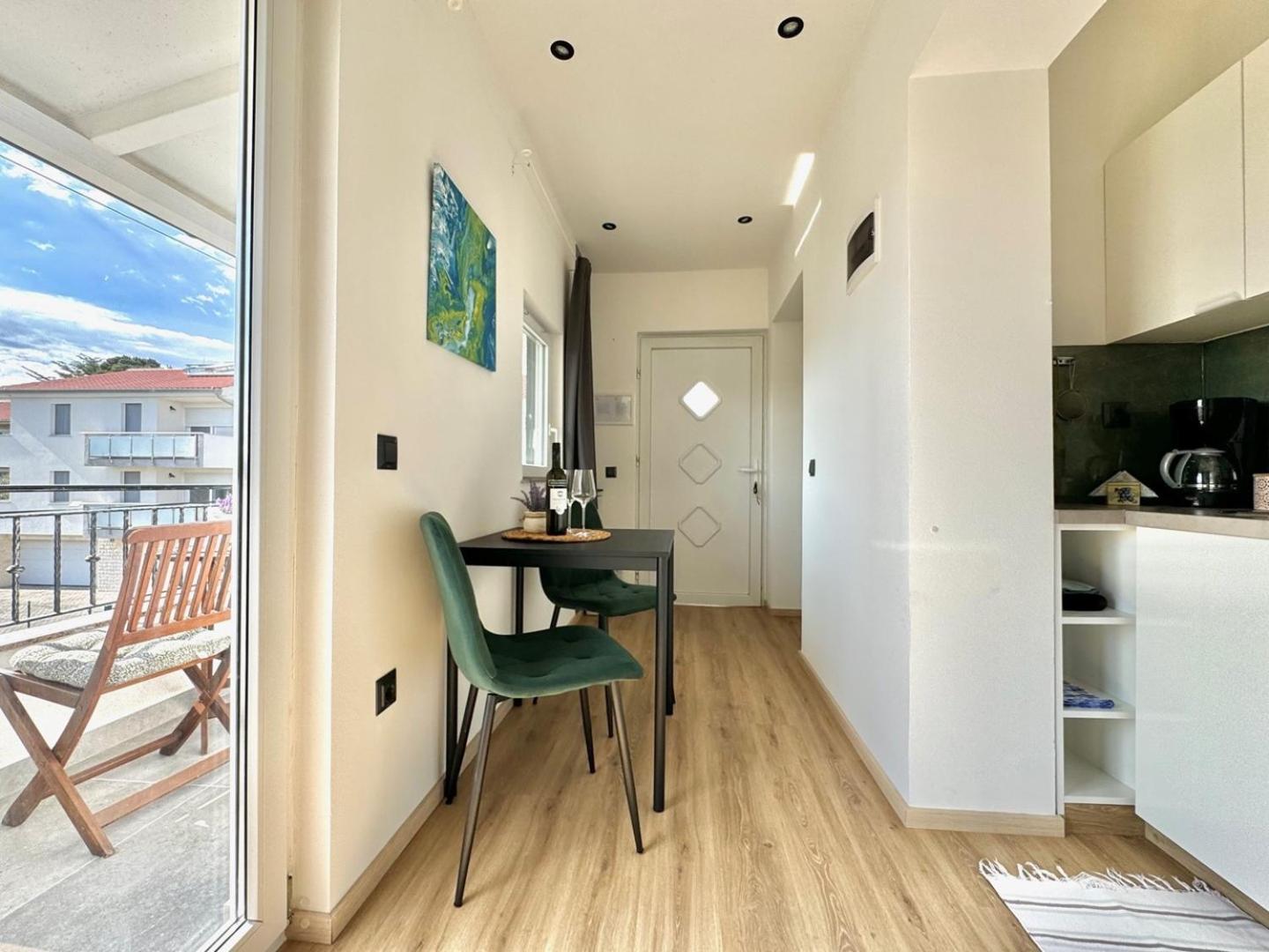 Charming Apartments Dodo 크르크 외부 사진