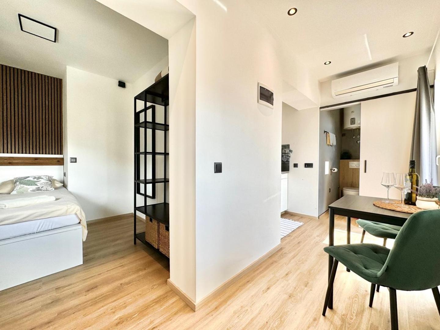 Charming Apartments Dodo 크르크 외부 사진